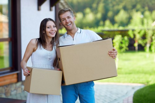 Flat move logistics with lift and access planning in Blackwall