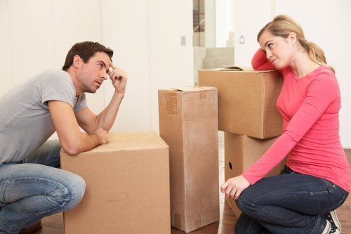 Moving day support for a flat in Blackwall with access planning