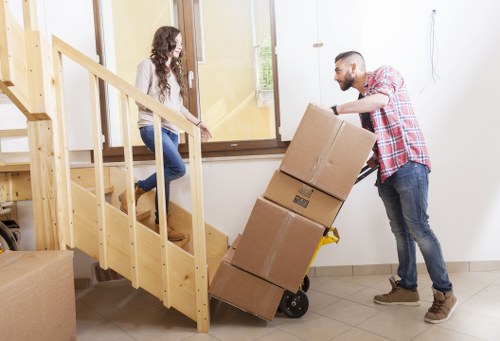 Local moving support for Blackwall flats and businesses