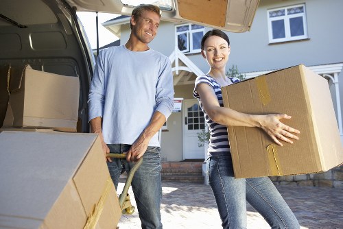 Commercial and residential moving truck support in Blackwall